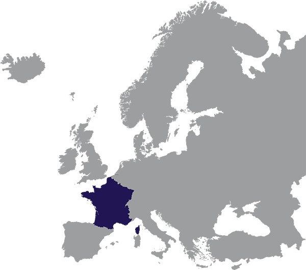 Frankrijk aangegeven in donkerblauw op grijze kaart van Europa - op transparante achtergrond - 600 x 529 pixels